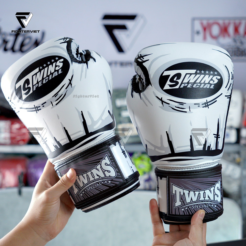 Găng Tay Boxing Twins FBGVL4-66 COMIC